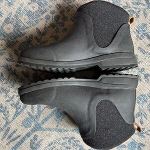 Sperry waterproof warm boots size 9